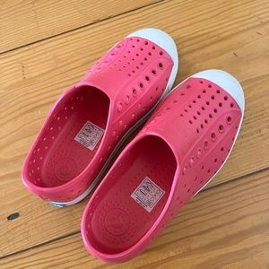 New native pink shoes size c13
